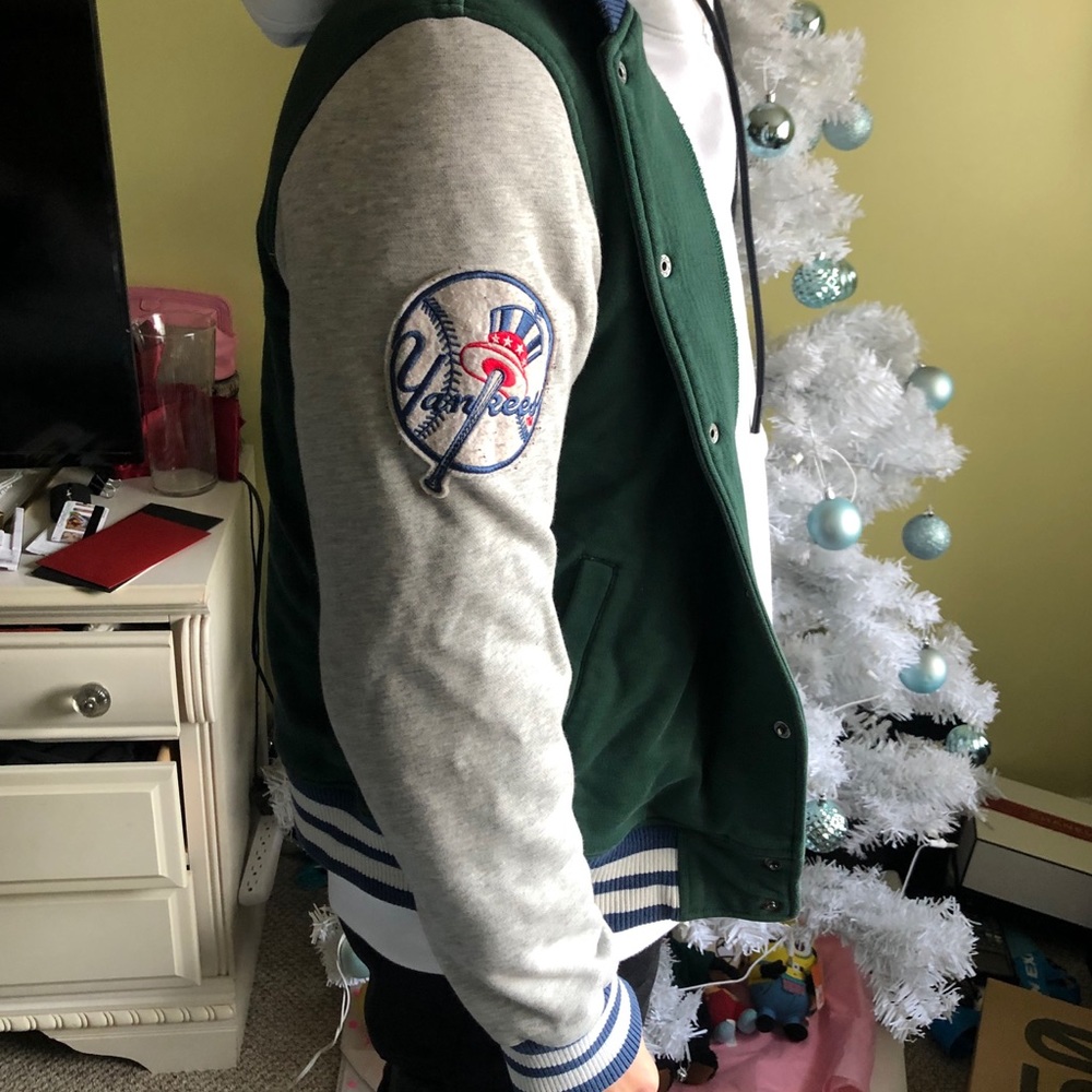 Varsity jacket! - Picture 2 of 3